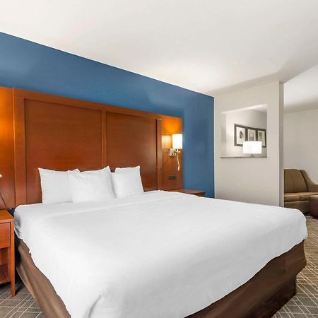 Comfort Suites Atlanta Airport Forest Park Esterno foto
