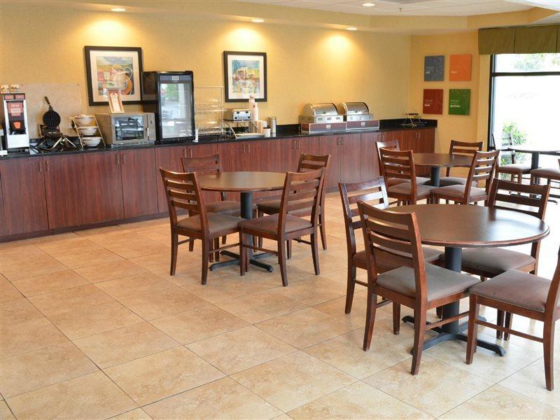 Comfort Suites Atlanta Airport Forest Park Esterno foto