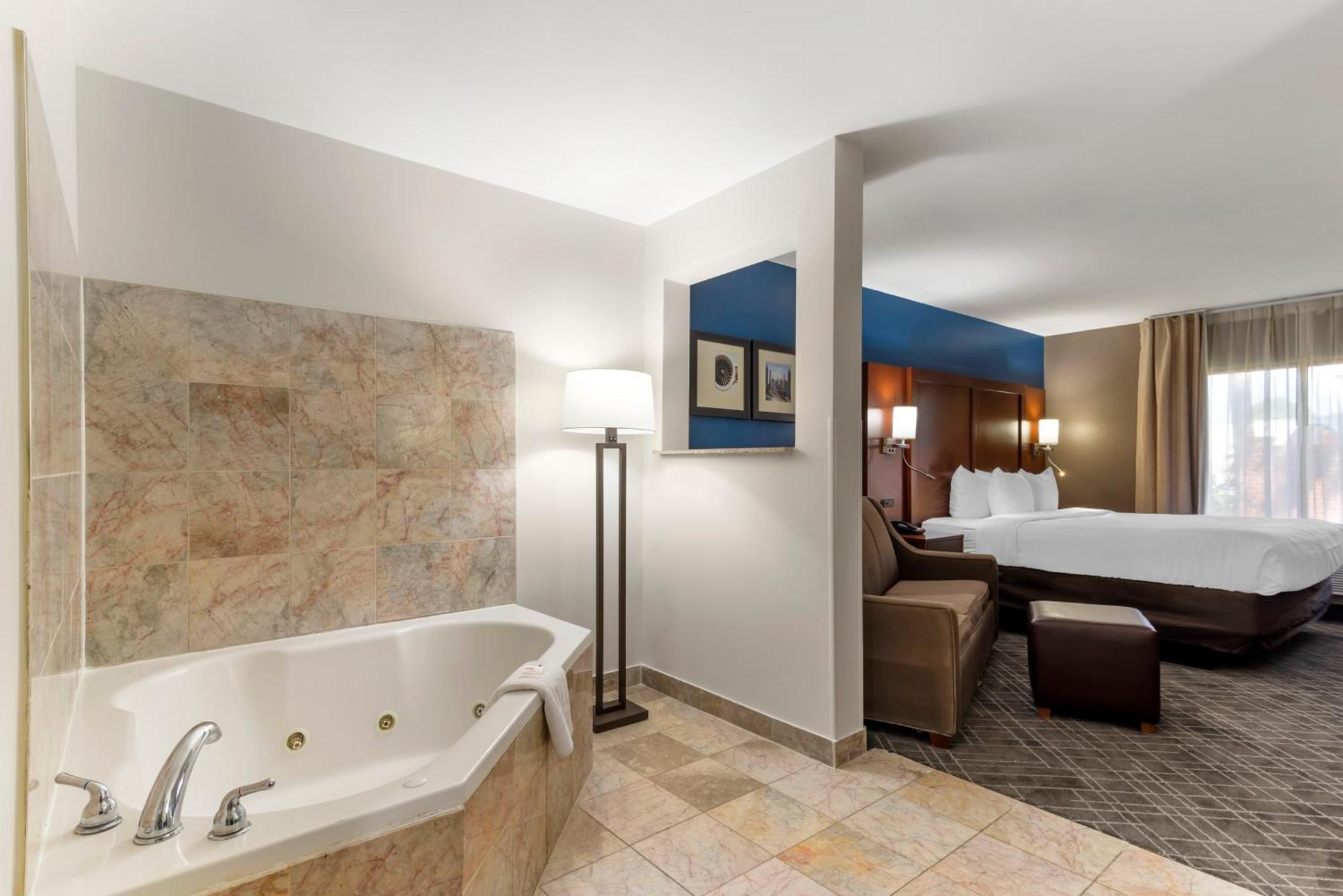 Comfort Suites Atlanta Airport Forest Park Esterno foto