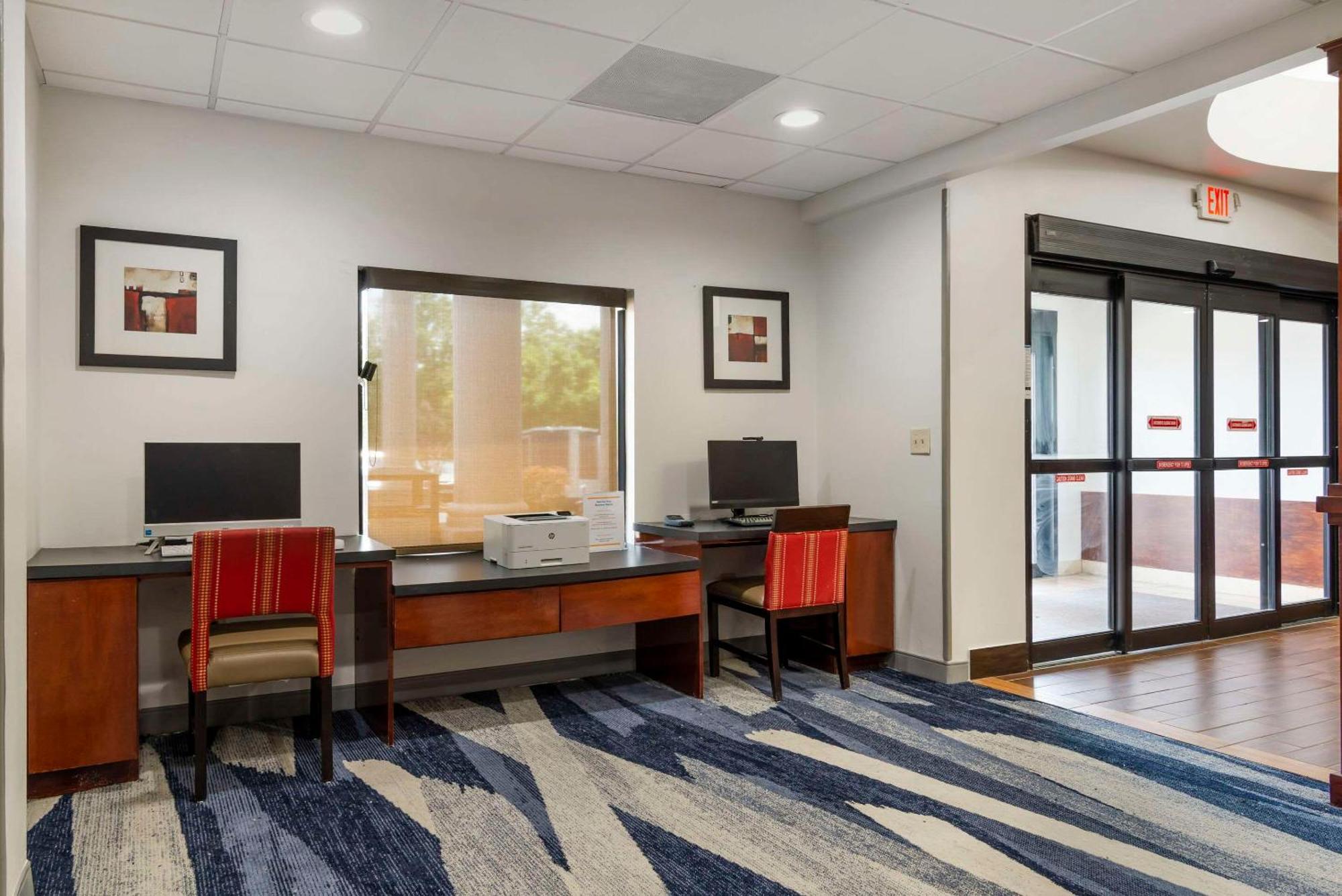 Comfort Suites Atlanta Airport Forest Park Esterno foto