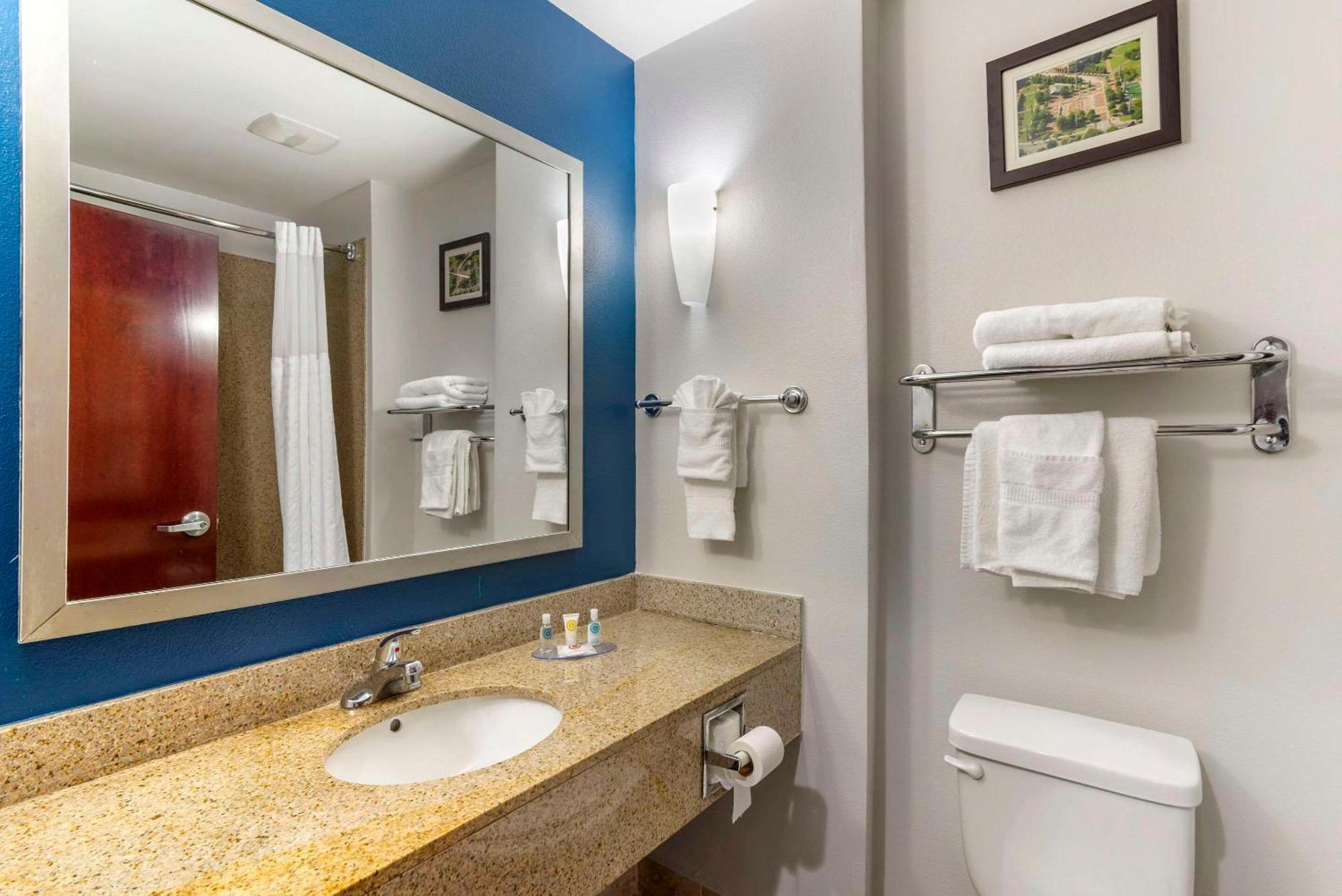Comfort Suites Atlanta Airport Forest Park Esterno foto