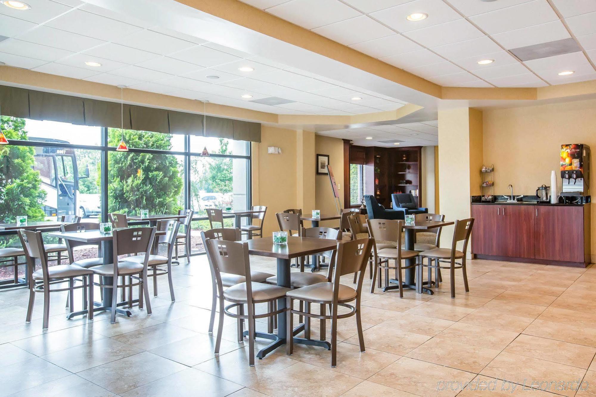 Comfort Suites Atlanta Airport Forest Park Esterno foto