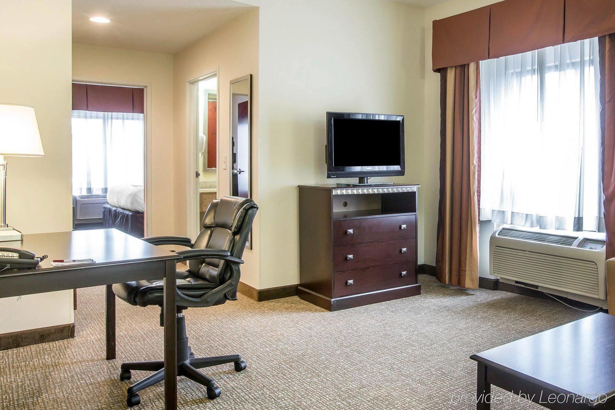 Comfort Suites Atlanta Airport Forest Park Esterno foto